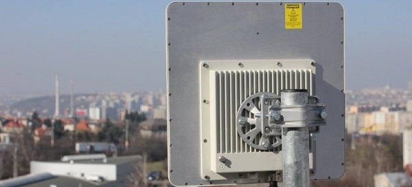 Wireless Outdoor Point To Point 5ghz And 6ghz Bridge Ec System